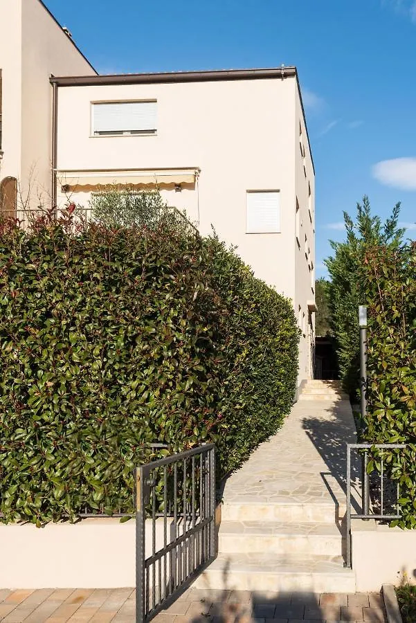 Apartment La Prima Olivia Zadar 0*,  Croatia